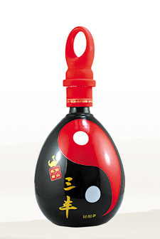 定制彩色與噴涂玻璃酒瓶 探索昊晟藝術玻璃的產(chǎn)品與服務